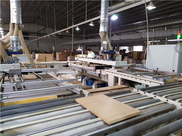 竹砧板自動(dòng)加工生產(chǎn)線 .jpg