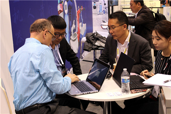 1491526214856253.jpg 客戶現場技術交流.jpg