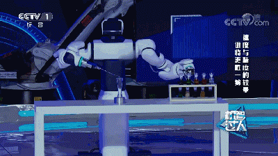 雙臂協作機器人戰勝人類調酒師