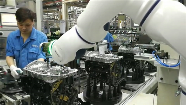 出身名門，不負眾望，新松協(xié)作機器人為何被知名客戶集體點贊？