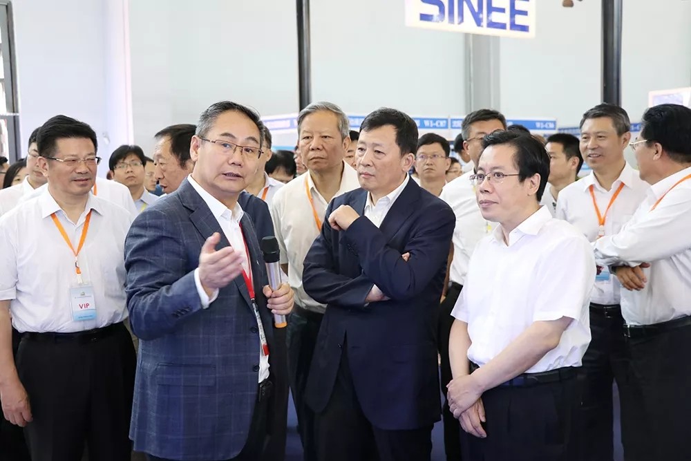 智能制造當家人&mdash;&mdash;新松機器人亮相中國沈陽國際機器人展